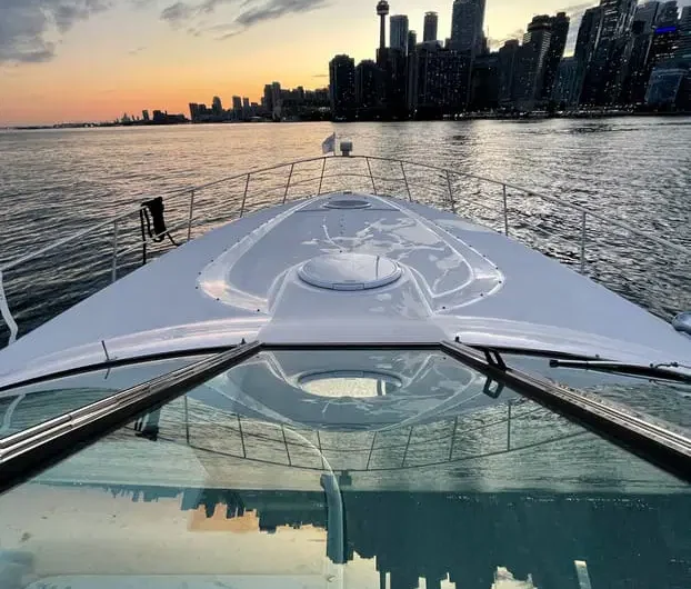 Toronto Single-Floor Yachts-02