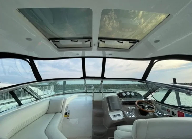 Toronto Single-Floor Yachts-05