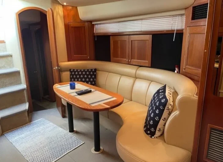 Toronto Single-Floor Yachts-08