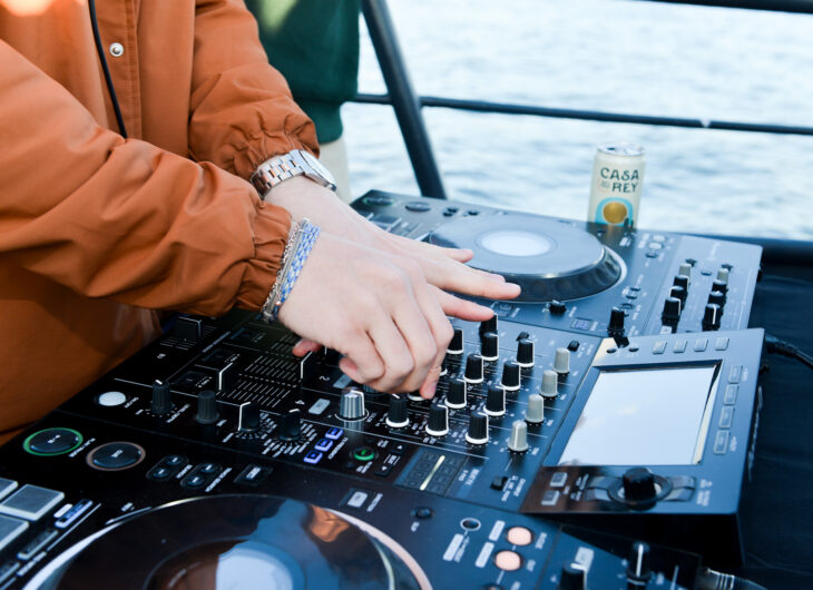 toronto yacht tours dj